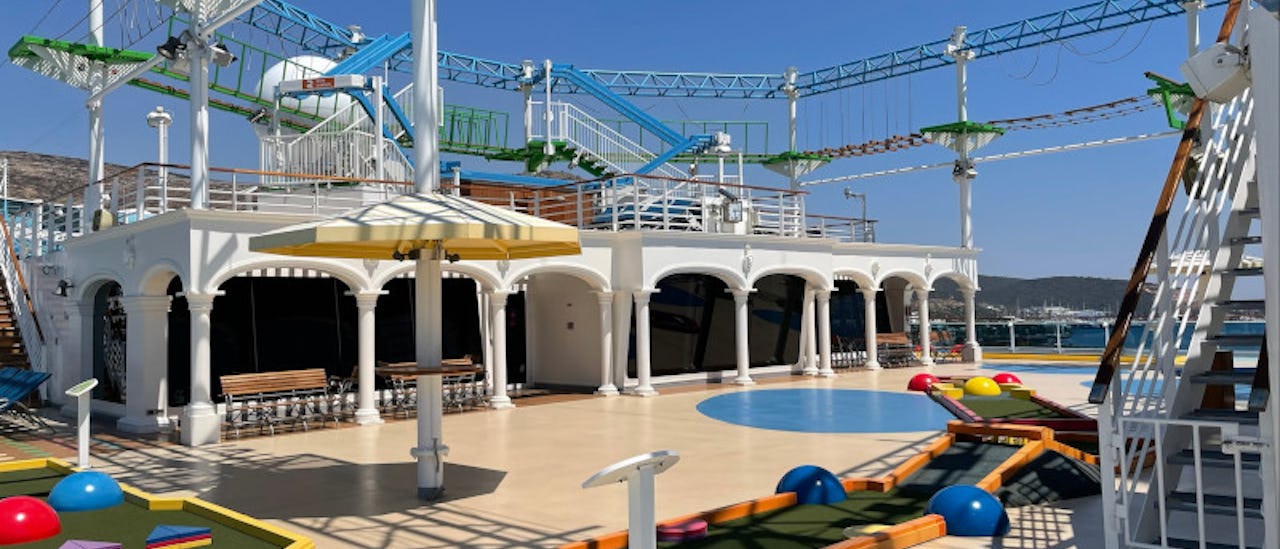 Challenge your party in mini golf