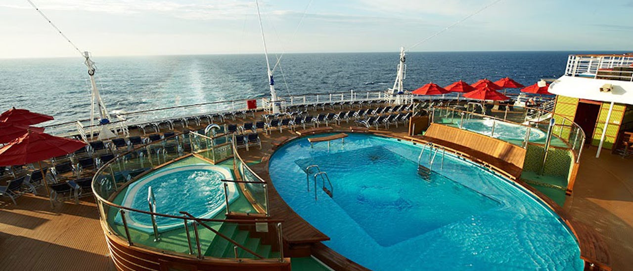 Relaxing pool deck at the aft of the ship