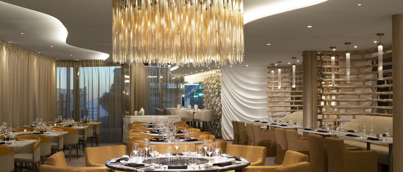 Asian restaurant Raw on five