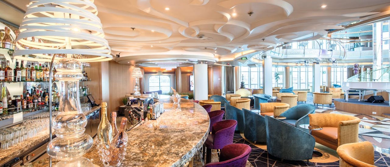 The Cocktail Bar - great for pre-dinner drinks