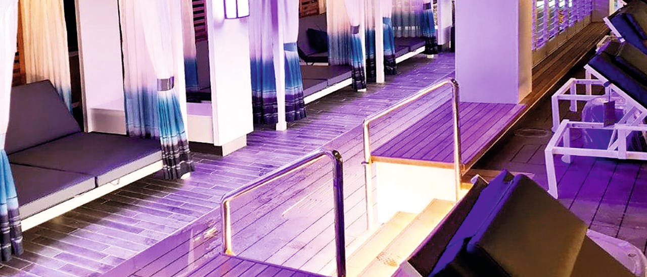 The Glass House serves lunch & dinner