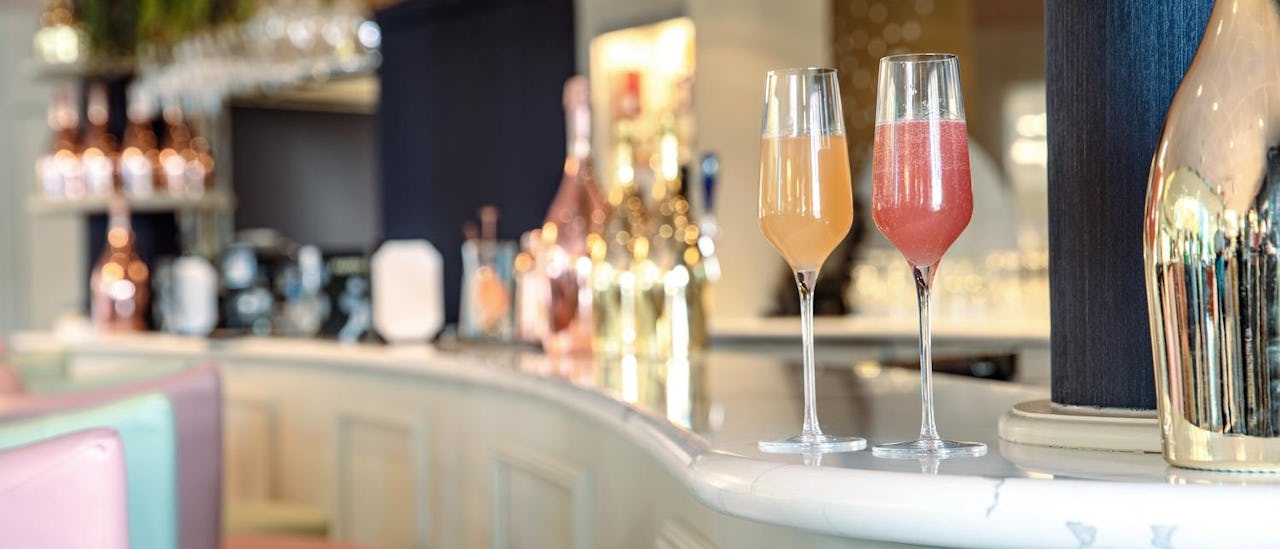 If you’re after something bubbly, Flutes is the bar for you!