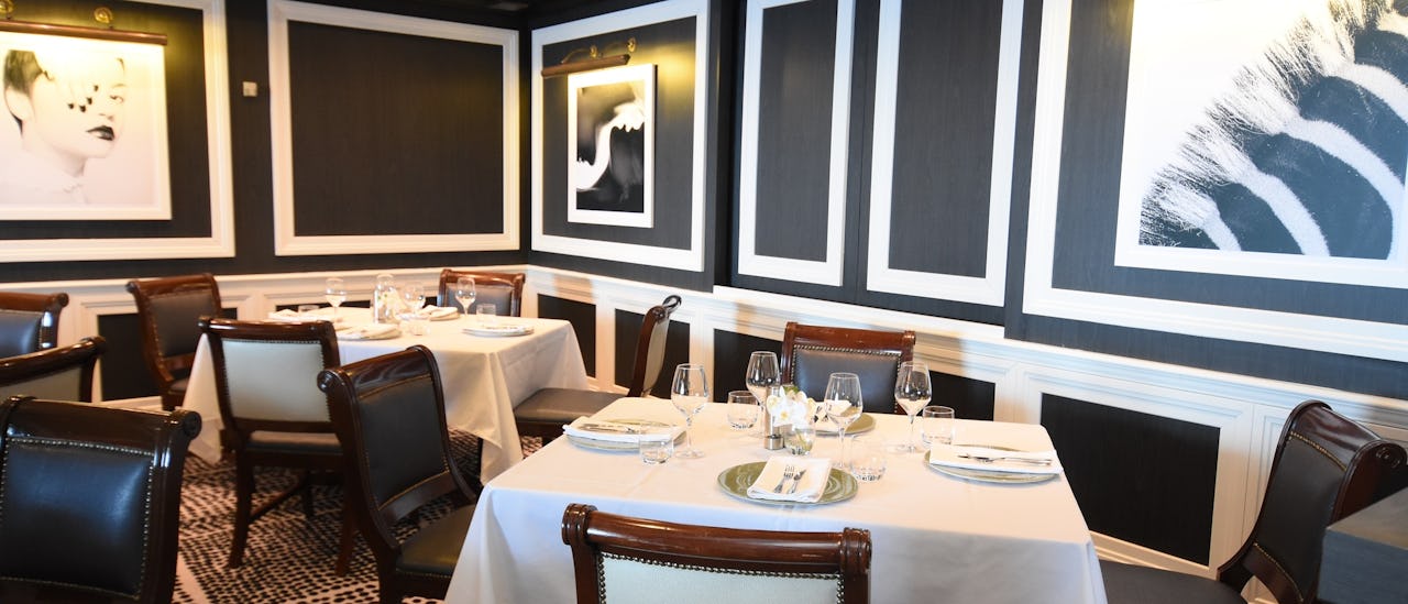 Experience what Australian celebrity chef, Luke Mangan, has to offer at Luke’s Bar & Grill