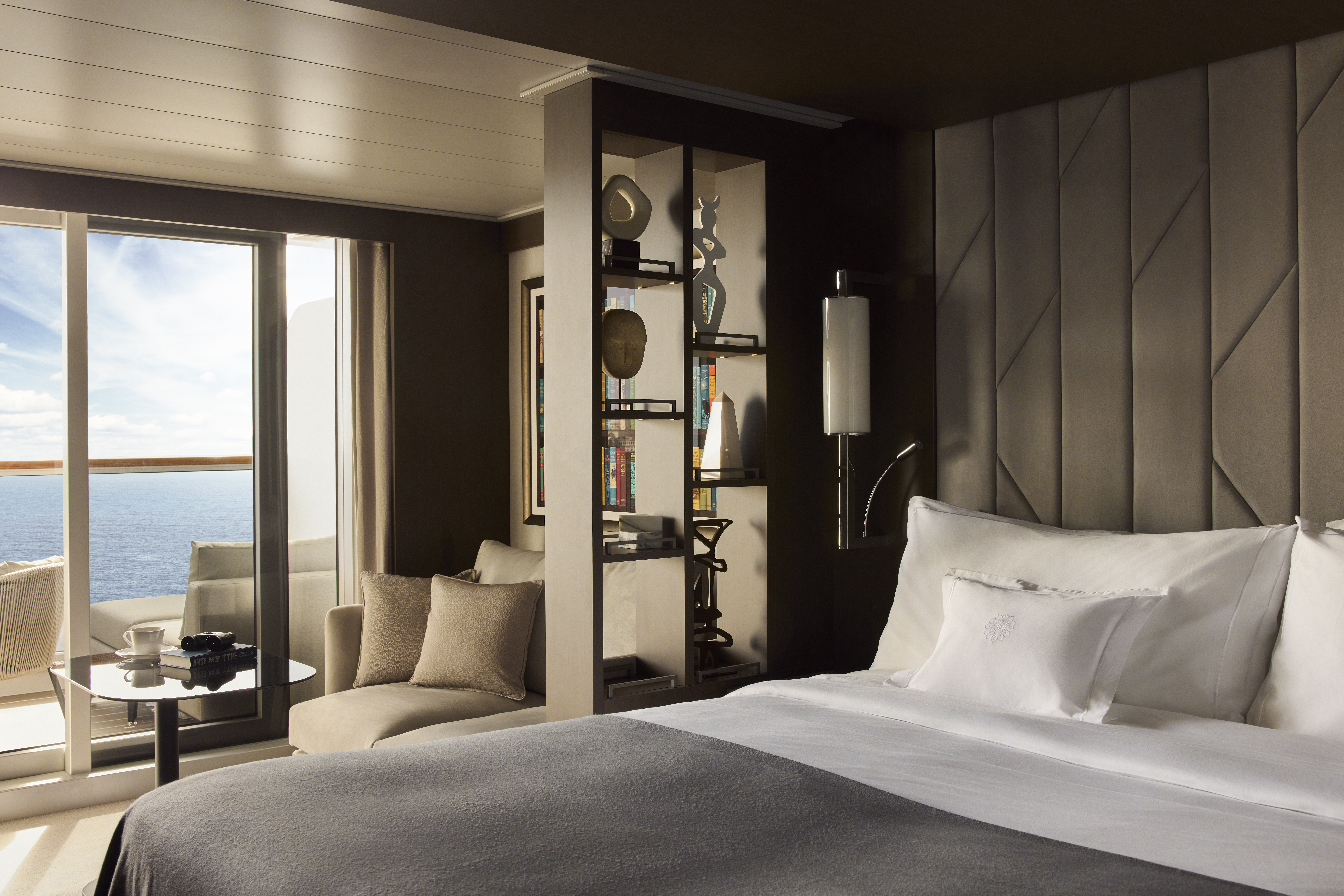 The design the suites has been developed in collaboration with De Jorio and the architectural and interior design studio NenMar