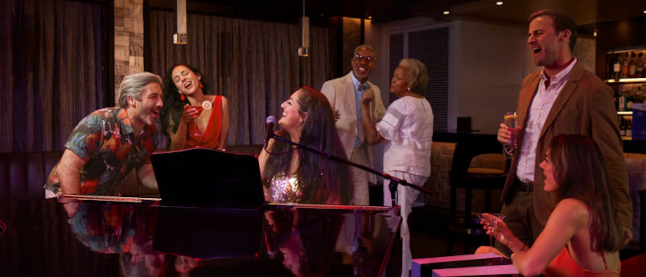 High atmosphere in the piano bar