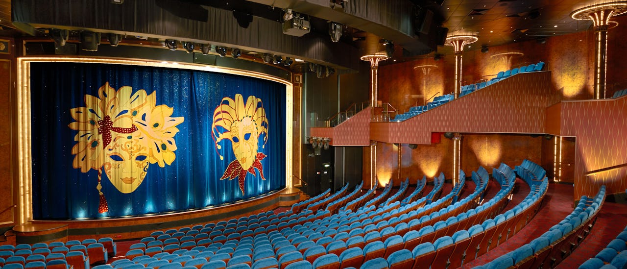 The three-deck high theatre